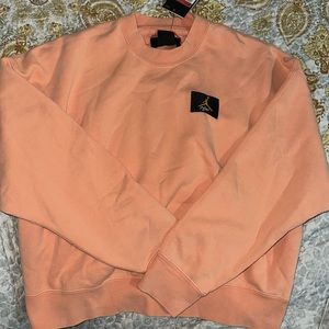 Sweatshirt color salmon